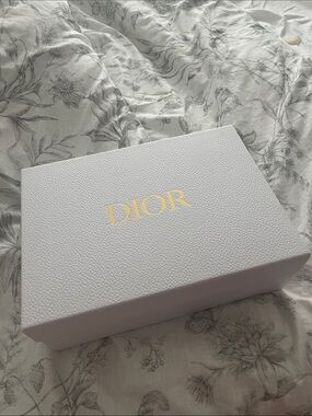 Dior White Gift Box w/ Gold Logo, Ribbon & Silk Paper (9x12")